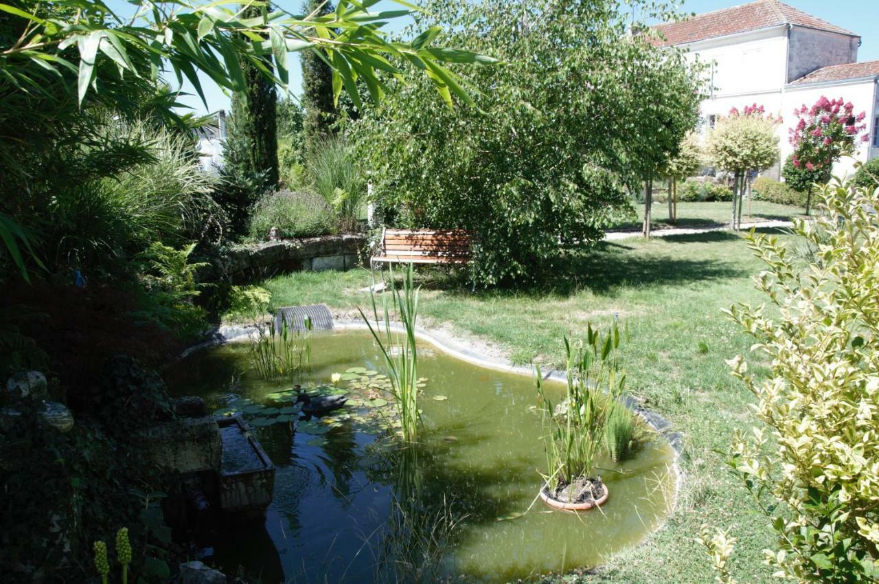 Maison Schuler Hotel Berneuil  Buitenkant foto